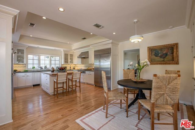 2059 Kenilworth Avenue, Los Angeles, CA 90039