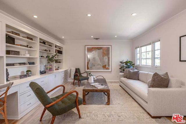 2059 Kenilworth Avenue, Los Angeles, CA 90039