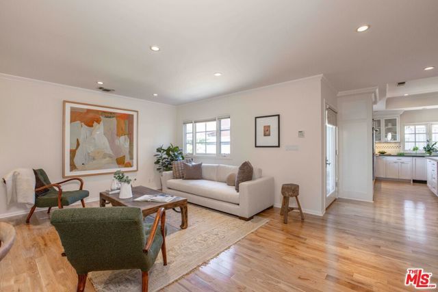 2059 Kenilworth Avenue, Los Angeles, CA 90039