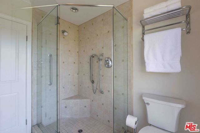2059 Kenilworth Avenue, Los Angeles, CA 90039