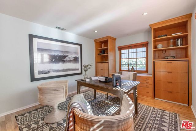 2059 Kenilworth Avenue, Los Angeles, CA 90039