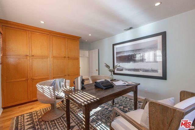2059 Kenilworth Avenue, Los Angeles, CA 90039
