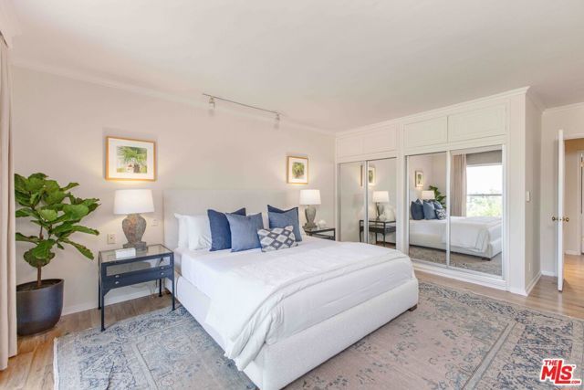 2059 Kenilworth Avenue, Los Angeles, CA 90039