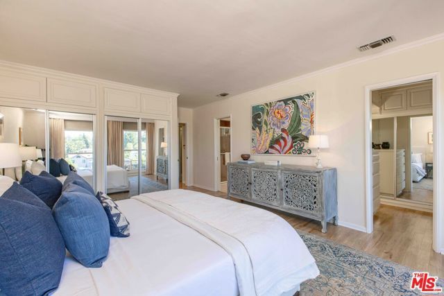 2059 Kenilworth Avenue, Los Angeles, CA 90039