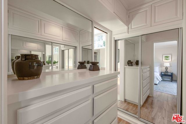 2059 Kenilworth Avenue, Los Angeles, CA 90039