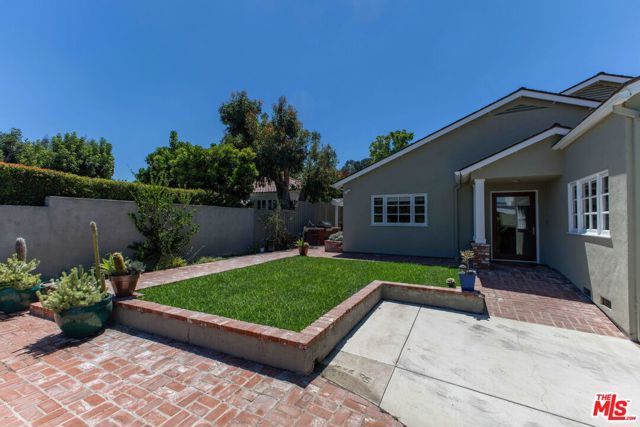 2059 Kenilworth Avenue, Los Angeles, CA 90039