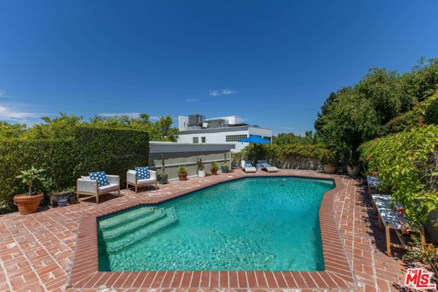 2059 Kenilworth Avenue, Los Angeles, CA 90039