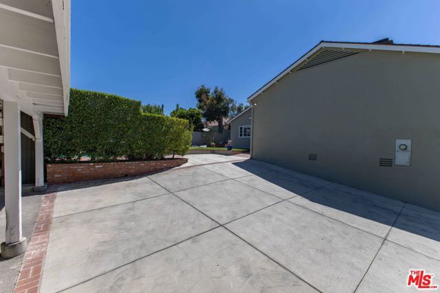 2059 Kenilworth Avenue, Los Angeles, CA 90039