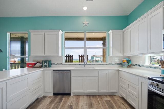708 Colby Court, Port Bolivar, TX 77650
