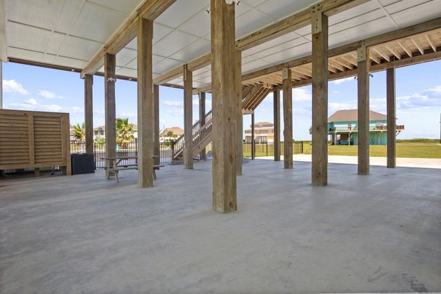 708 Colby Court, Port Bolivar, TX 77650