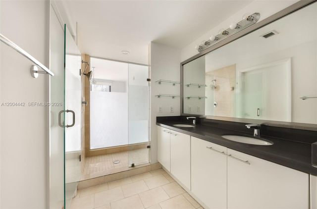 90 SW 3rd St 2602, Miami, FL 33130