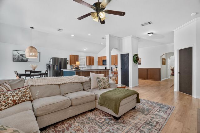 237 Wellington Trail, Weatherford, TX 76085