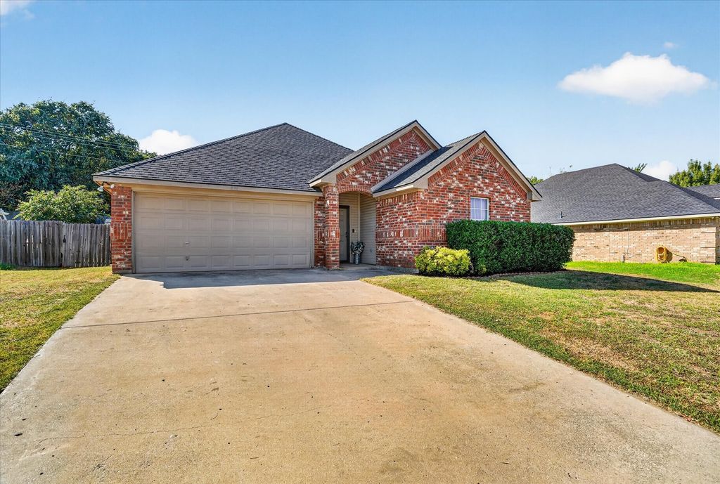 237 Wellington Trail, Weatherford, TX 76085 — photo 3
