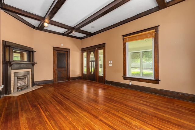 2031 Grand Avenue, Liberty, TX 77575