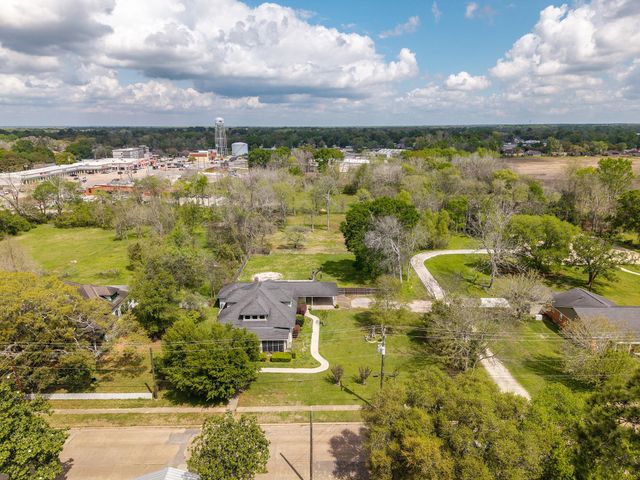 2031 Grand Avenue, Liberty, TX 77575