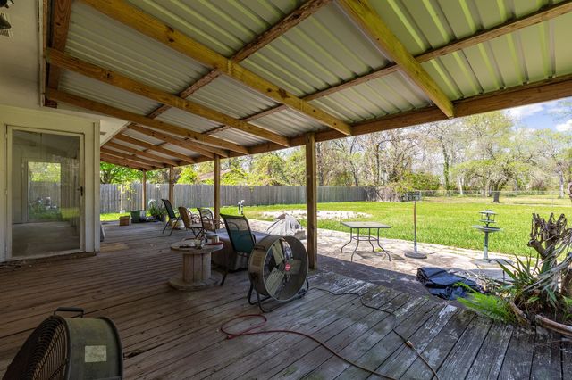 2031 Grand Avenue, Liberty, TX 77575