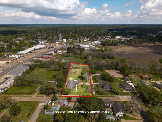 2031 Grand Avenue, Liberty, TX 77575