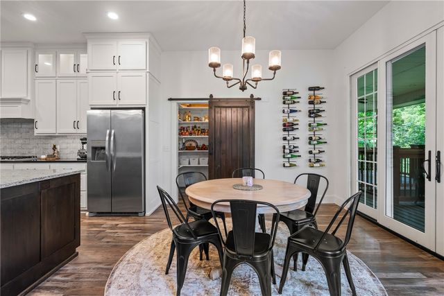 22436 Rim Crest Court, Siloam Springs, AR 72761
