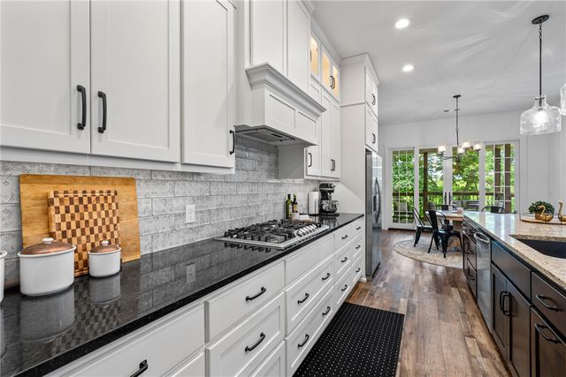 22436 Rim Crest Court, Siloam Springs, AR 72761