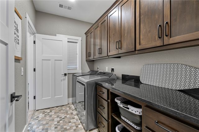 22436 Rim Crest Court, Siloam Springs, AR 72761