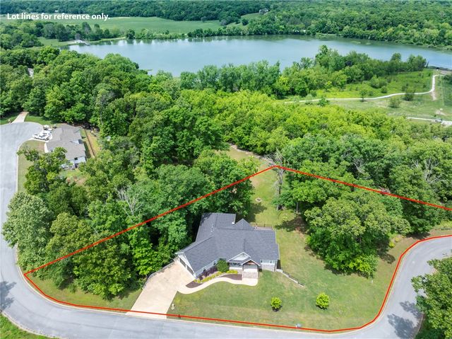 22436 Rim Crest Court, Siloam Springs, AR 72761