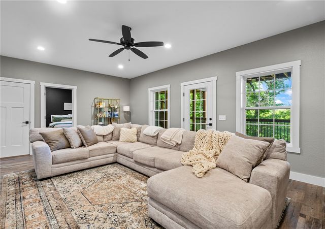 22436 Rim Crest Court, Siloam Springs, AR 72761