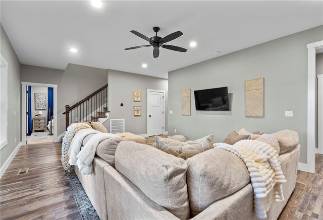 22436 Rim Crest Court, Siloam Springs, AR 72761