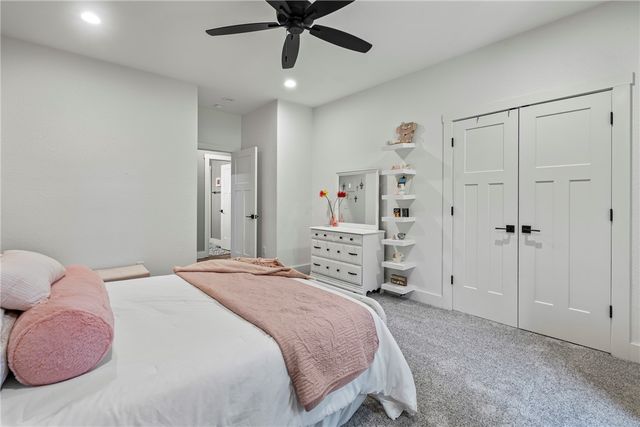 22436 Rim Crest Court, Siloam Springs, AR 72761