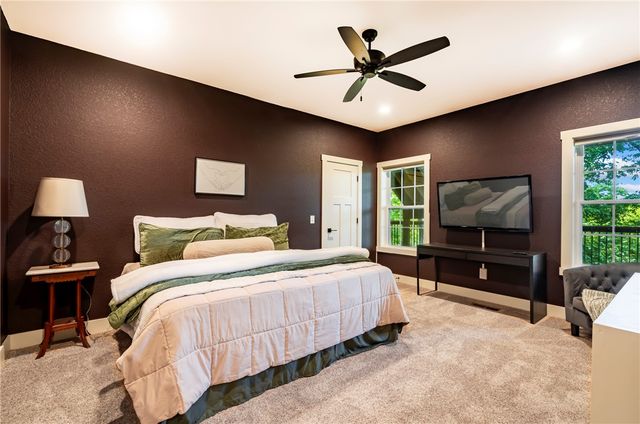 22436 Rim Crest Court, Siloam Springs, AR 72761