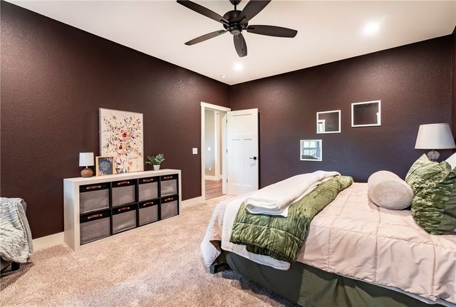 22436 Rim Crest Court, Siloam Springs, AR 72761