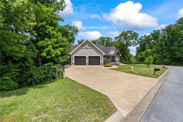 22436 Rim Crest Court, Siloam Springs, AR 72761