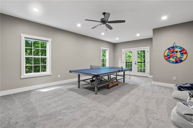 22436 Rim Crest Court, Siloam Springs, AR 72761