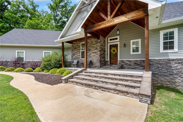 22436 Rim Crest Court, Siloam Springs, AR 72761