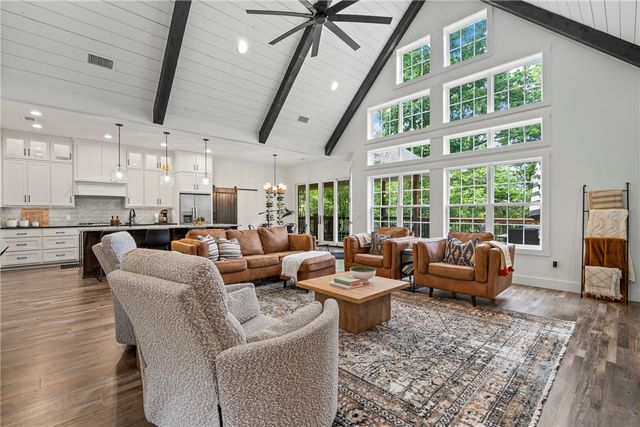 22436 Rim Crest Court, Siloam Springs, AR 72761