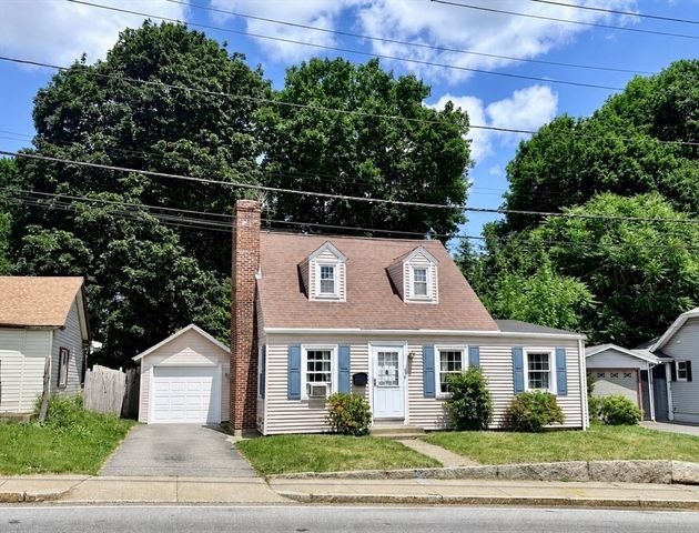 5 Canal St, Millbury, MA 01527