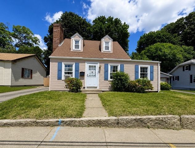 5 Canal St, Millbury, MA 01527