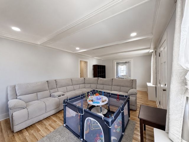 5 Canal St, Millbury, MA 01527