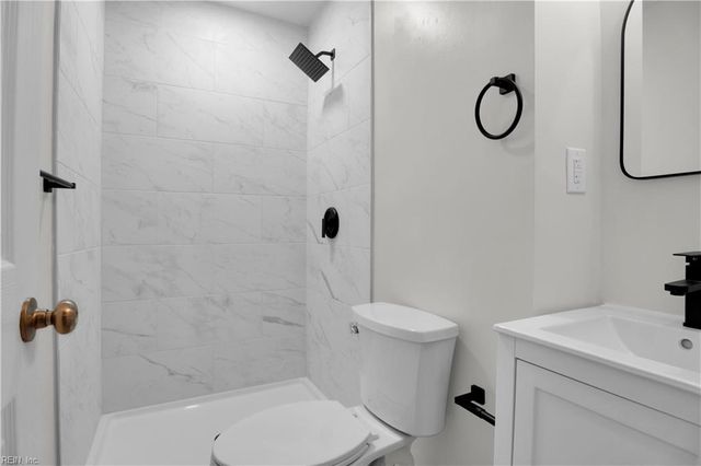 576 Colony RD, Newport News, VA 23602