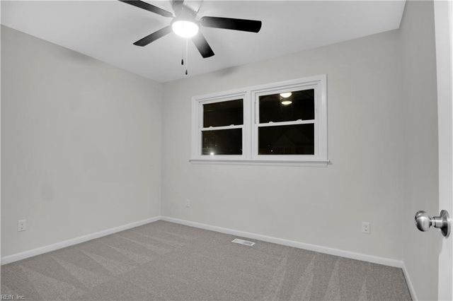 576 Colony RD, Newport News, VA 23602