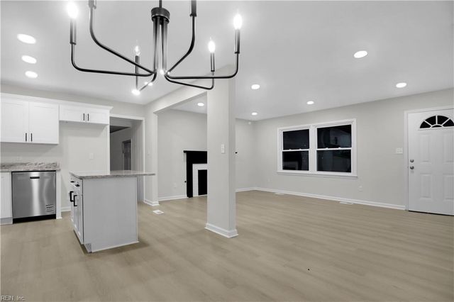 576 Colony RD, Newport News, VA 23602