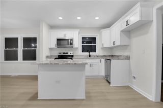 576 Colony RD, Newport News, VA 23602