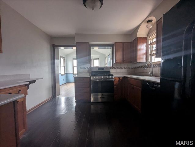 2366 Addie Avenue, St Louis, MO 63114