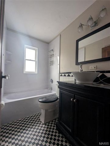 2366 Addie Avenue, St Louis, MO 63114