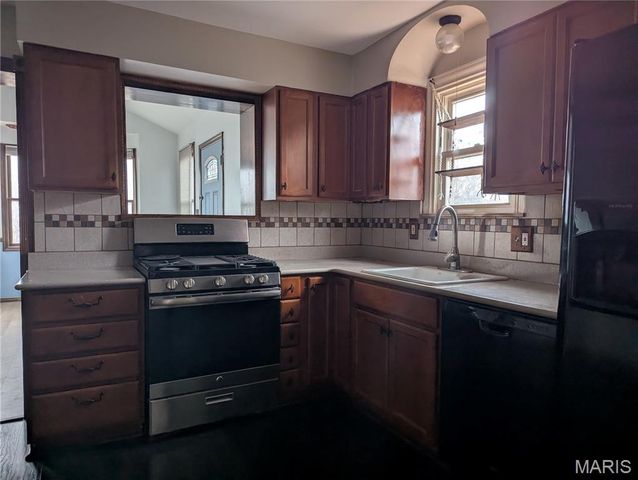 2366 Addie Avenue, St Louis, MO 63114