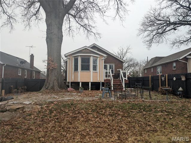 2366 Addie Avenue, St Louis, MO 63114