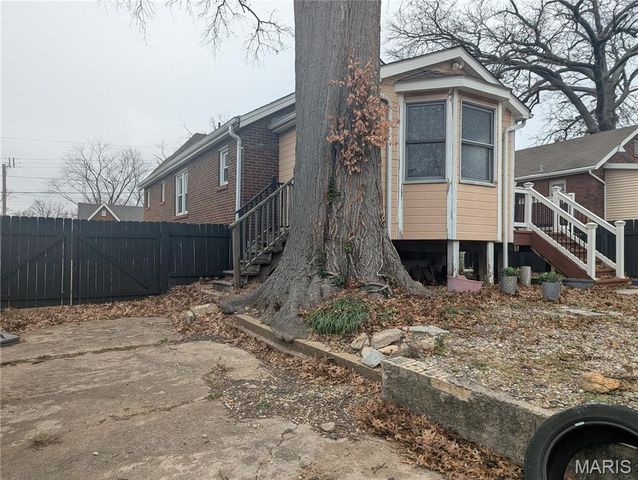 2366 Addie Avenue, St Louis, MO 63114