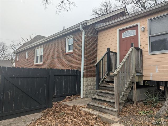 2366 Addie Avenue, St Louis, MO 63114