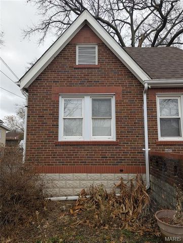 2366 Addie Avenue, St Louis, MO 63114