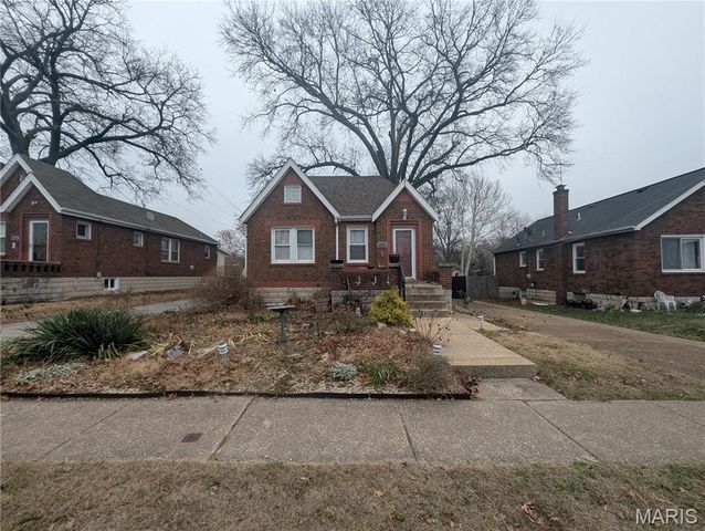 2366 Addie Avenue, St Louis, MO 63114