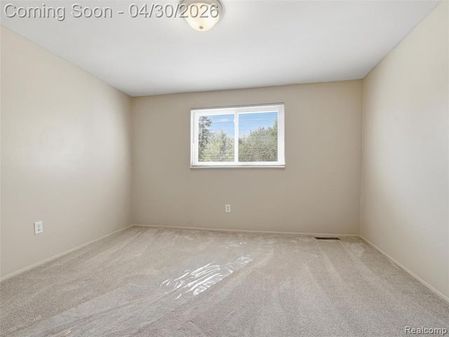 26700 Franklin Pointe Drive, Southfield, MI 48034